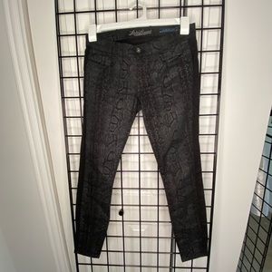 Lucky Brand Lucky Legend size 26 pants